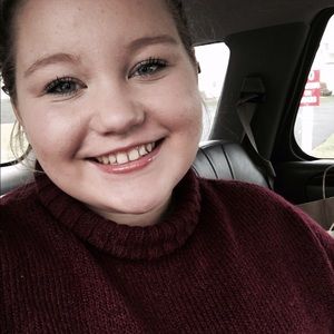 Meet your Posher, Alyssa