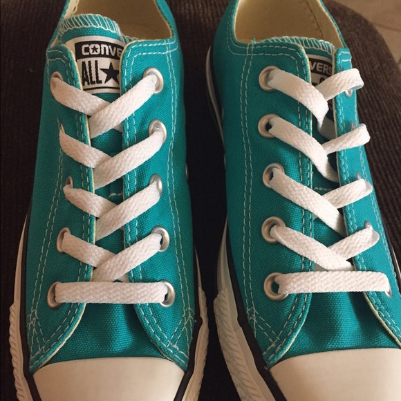 Converse Shoes - New Converse MENS 4/women's 6