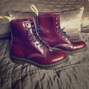 💋 Dr. Martens maroon boots New w/out tags