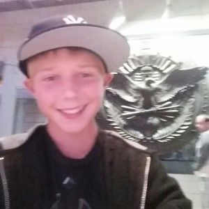 Meet your Posher, Max