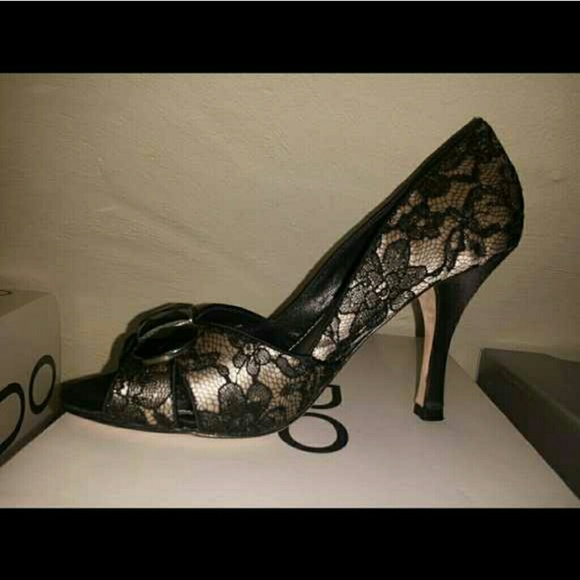 Black lace/champagne satin peep toes - Picture 1 of 3
