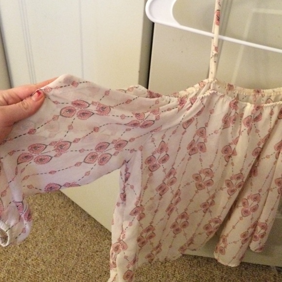 Off shoulder top - Picture 2 of 4
