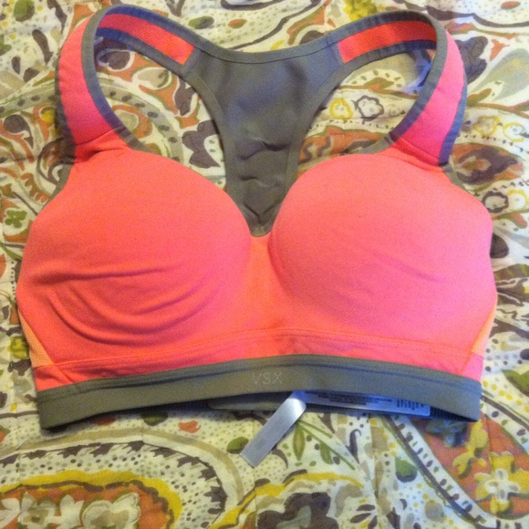 Incredible Victoria Secret Sports Bra Size 32D