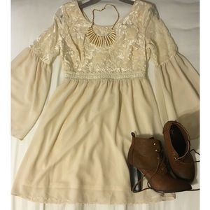 New with tags! Flowy Velvet Dress!