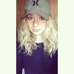 Meet your Posher, Alyssa