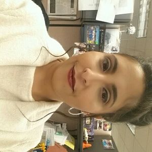 Meet your Posher, Roxanne