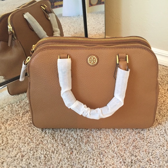 tory burch robinson pebbled