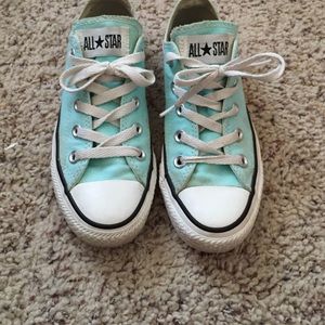Turquoise converse!