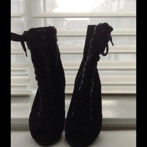 Sam Edelman black suede laced pip toe zip up boots