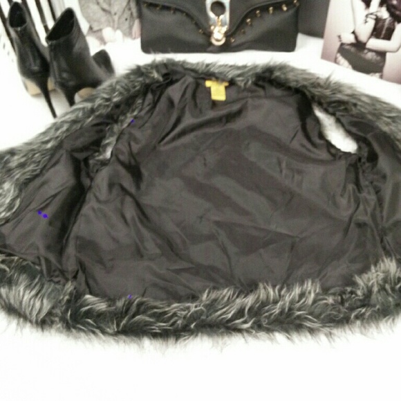 🎉Host Pick🎉Faux Fur Vest - Picture 2 of 4