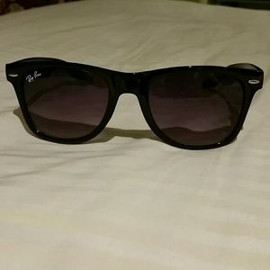Used ray bans wayfarer classics