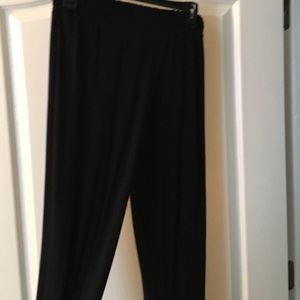 Flowy black pant