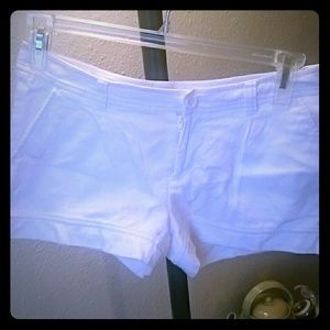 White Beach linen shorts