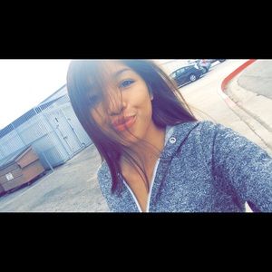 Meet your Posher, Mayra