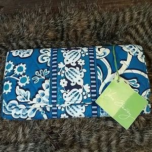Sale!  NWT Vera Bradley Gallery Wallet Blue Lagoon