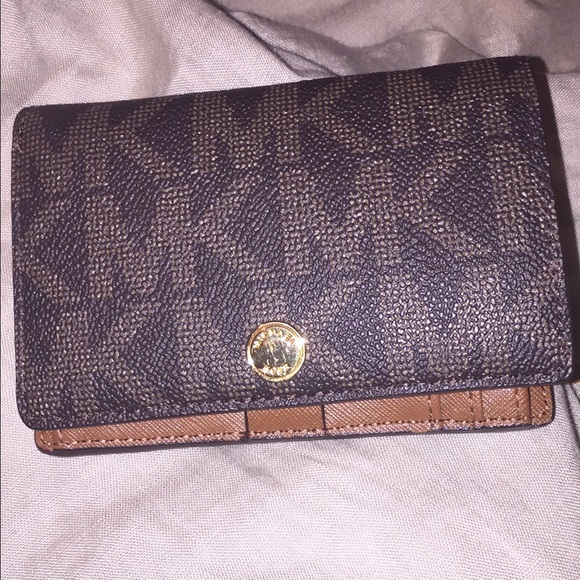 mini MK wallet - Picture 1 of 2