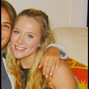 Meet your Posher, Ally