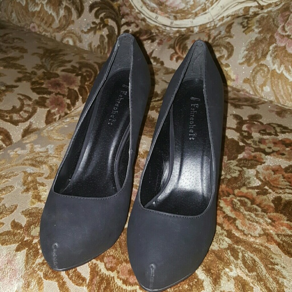 Shoes - Picture 1 of 3