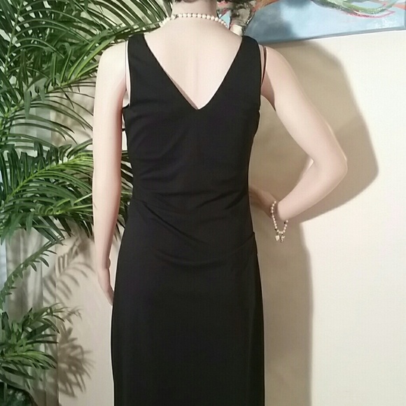 LBD..VERY ELEGANT AND SIMPLE - Picture 2 of 2