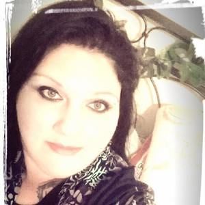 Meet your Posher, Donielle