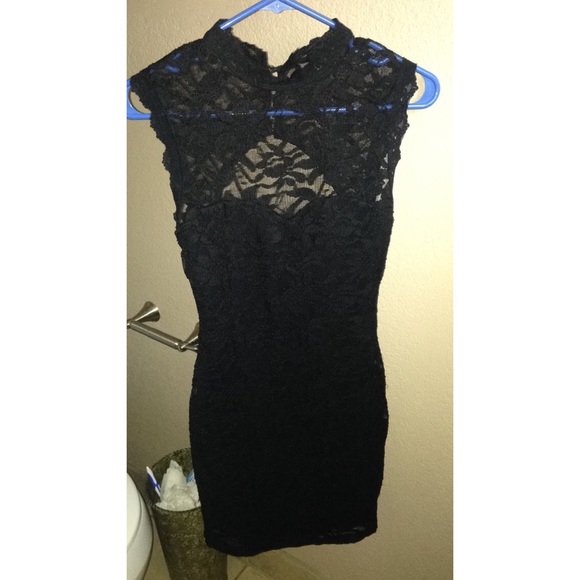 Black lace dress - Picture 1 of 3