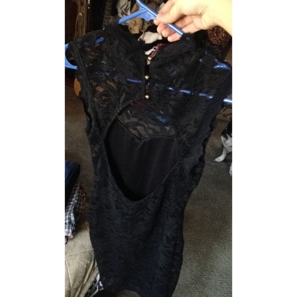 Black lace dress - Picture 2 of 3