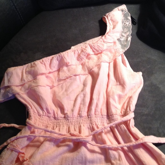 Peach 2 Bebe dress very pretty - Picture 2 of 4