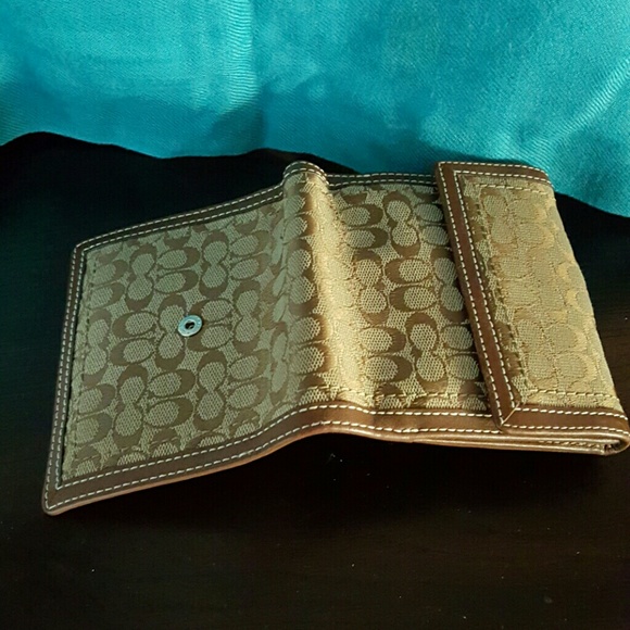 Coach Wallet - Picture 4 of 4