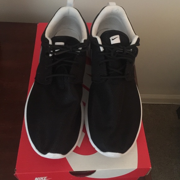 Today only sale!!! Nike Roshe One