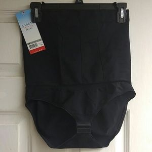 Assets "Red Hot Label" by Spanx