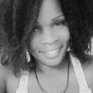 Meet your Posher, Mona