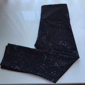 Lululemon Cropped Yoga Pants