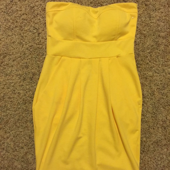 Short yellow dress