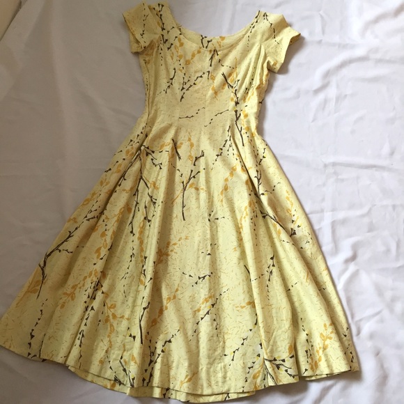 Vintage 1960's Yellow Floral Day Dress S - Picture 2 of 4