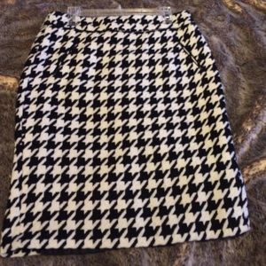 Houndstooth skirt