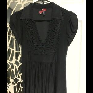 Black short sleeve shirt