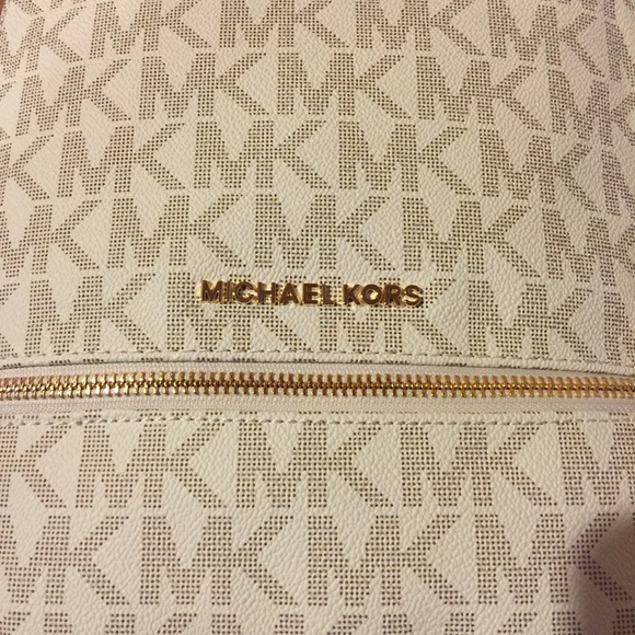 Michael KORS SMAL Back Pack RHEA ZIP - Picture 2 of 4