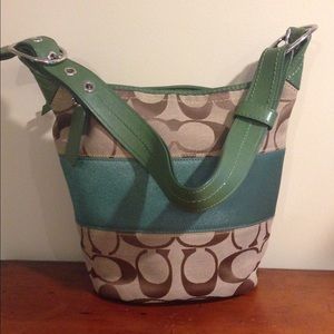coach hobo bucket