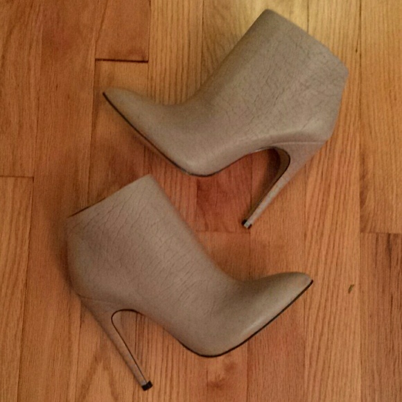 ALDO Shoes - ALDO Gray Ankle Boots Booties NWOB