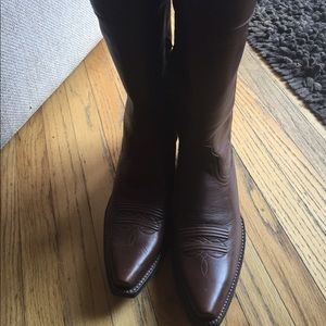 Chocolate brown Ariat boots worn once.