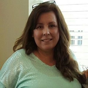 Meet your Posher, Elaine