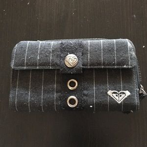 ROXY wallet super clean
