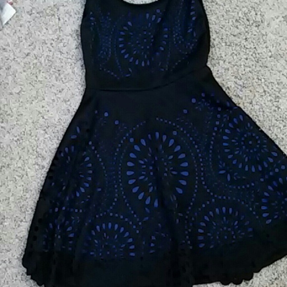 Dress - Picture 2 of 2