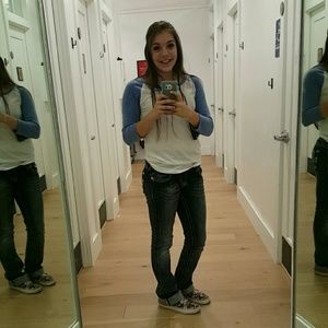 Meet your Posher, Alexis