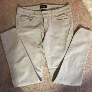 Like new American Eagle Gray stretch jeggings.