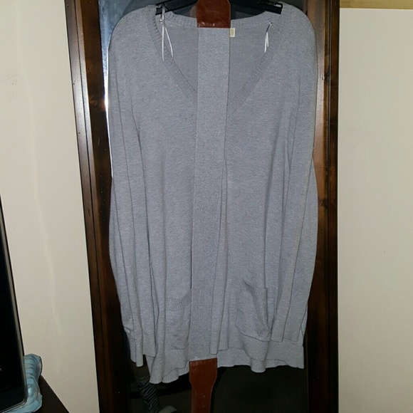 Sweater - Picture 4 of 4