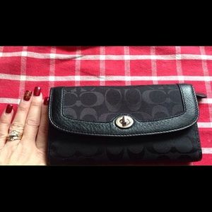 BNWOT Coach black signature wallet