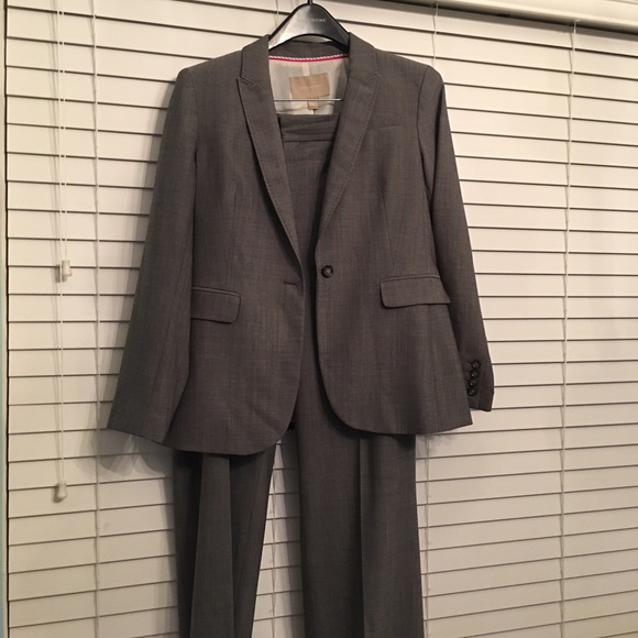 Banana Republic THREE piece suit