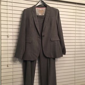 Banana Republic THREE piece suit