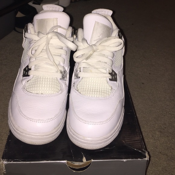 Jordan retro 4s